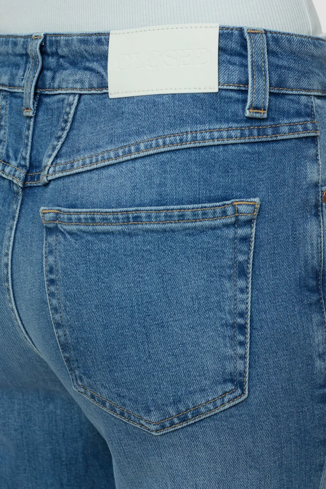 Closed Milo Jean in Distressed Mid Blue