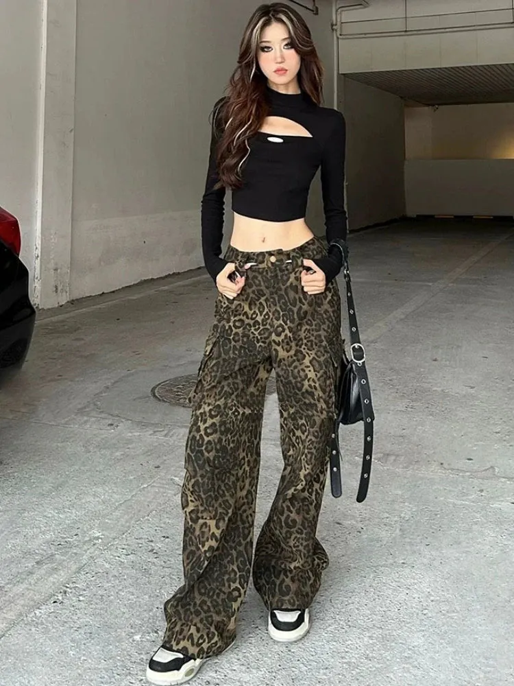 High Waist Multi-pocket Cargo Jeans with Leopard Print