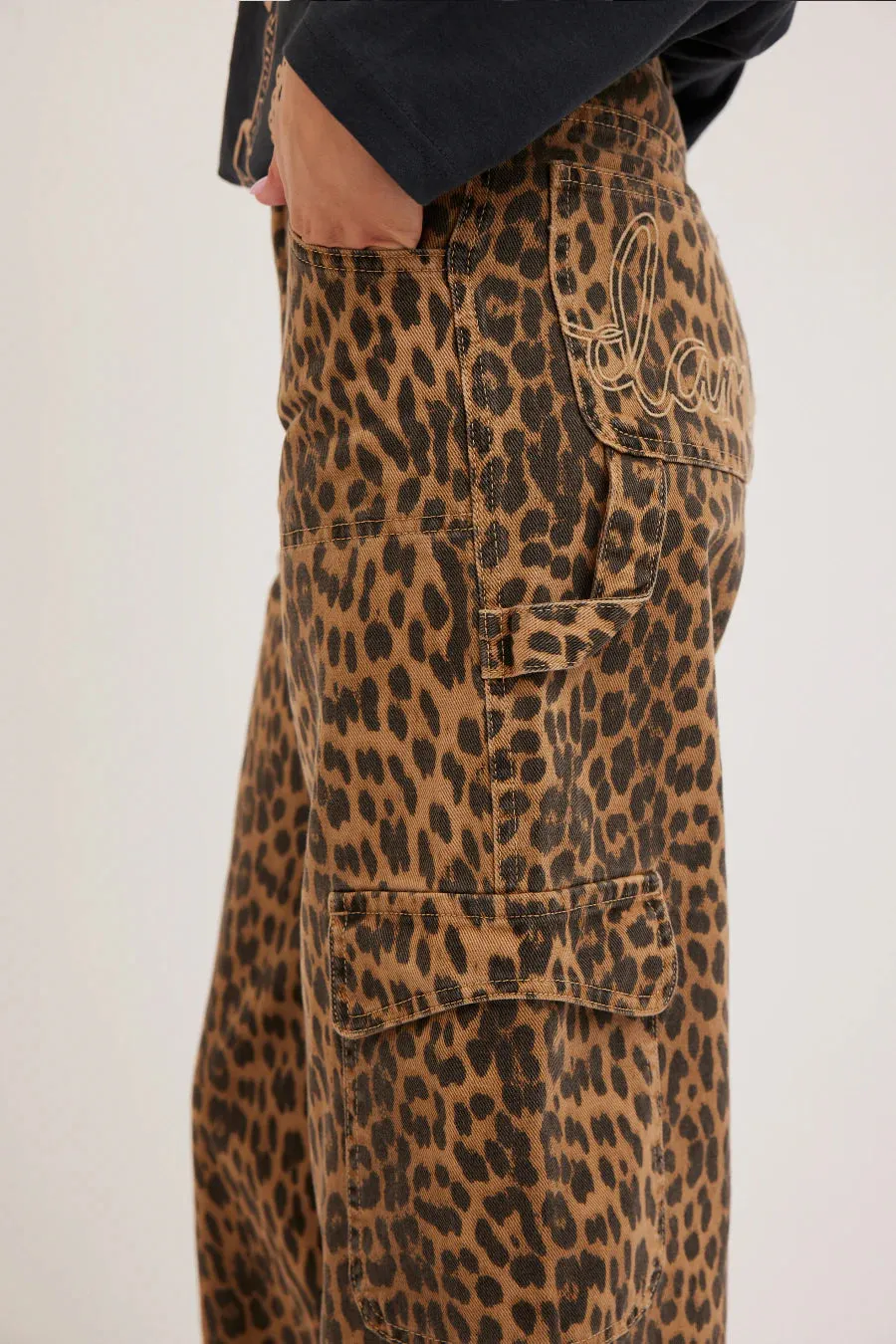 LEOPARD CARGOS