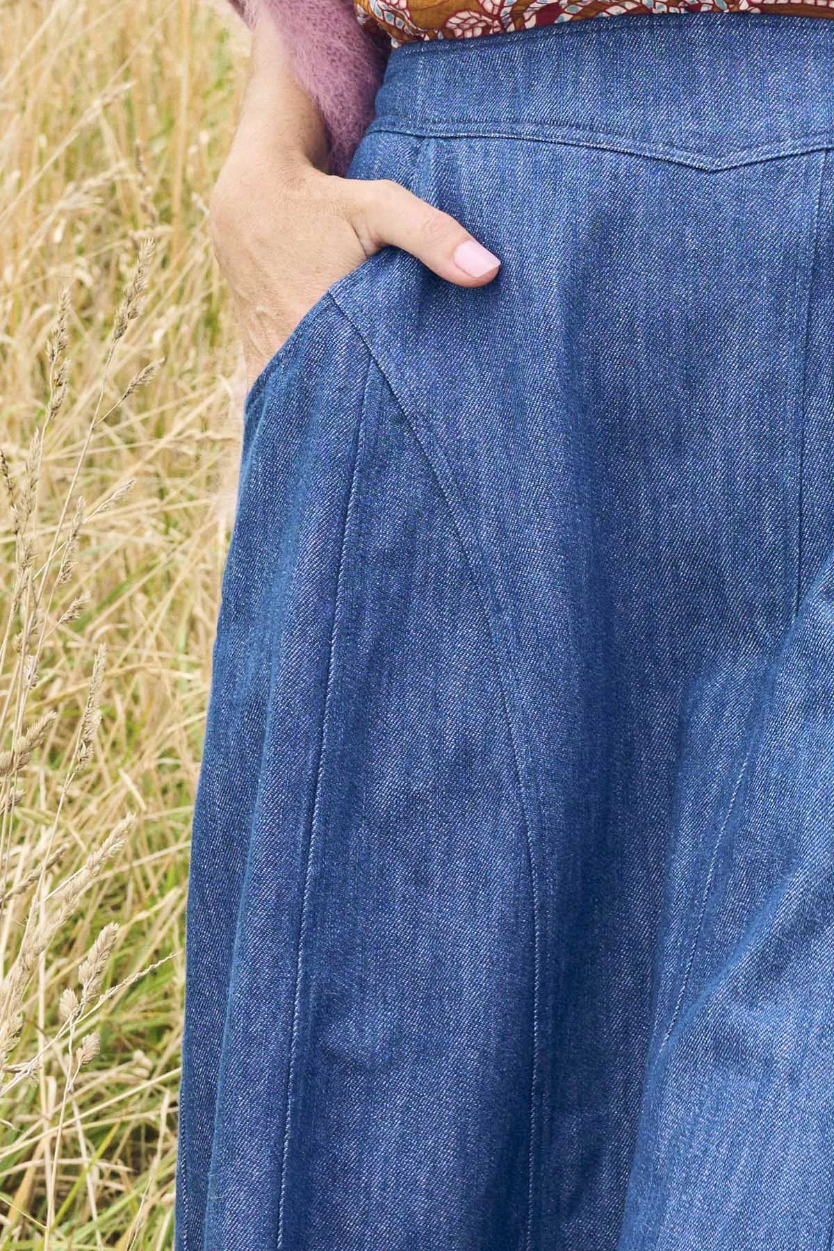 Otago Skirt Mid Wash in Denim