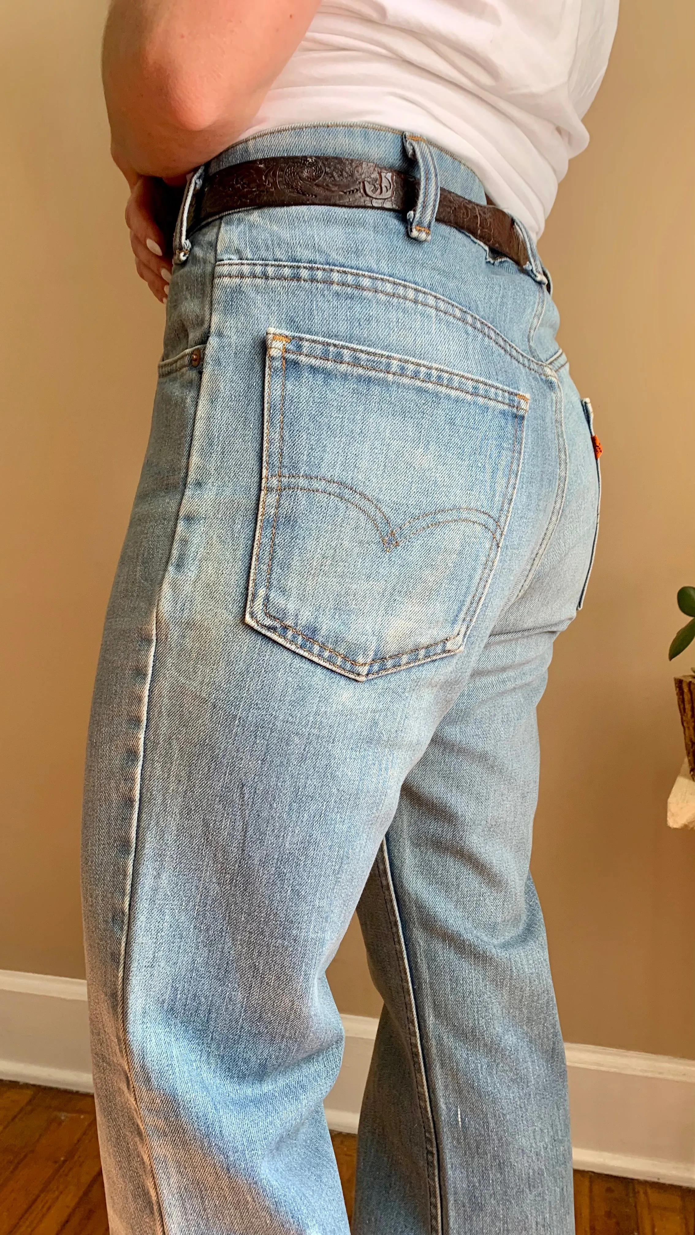 Soft Worn Levi Bells/Bootcut Jeans 34x31 (women's 10/12)