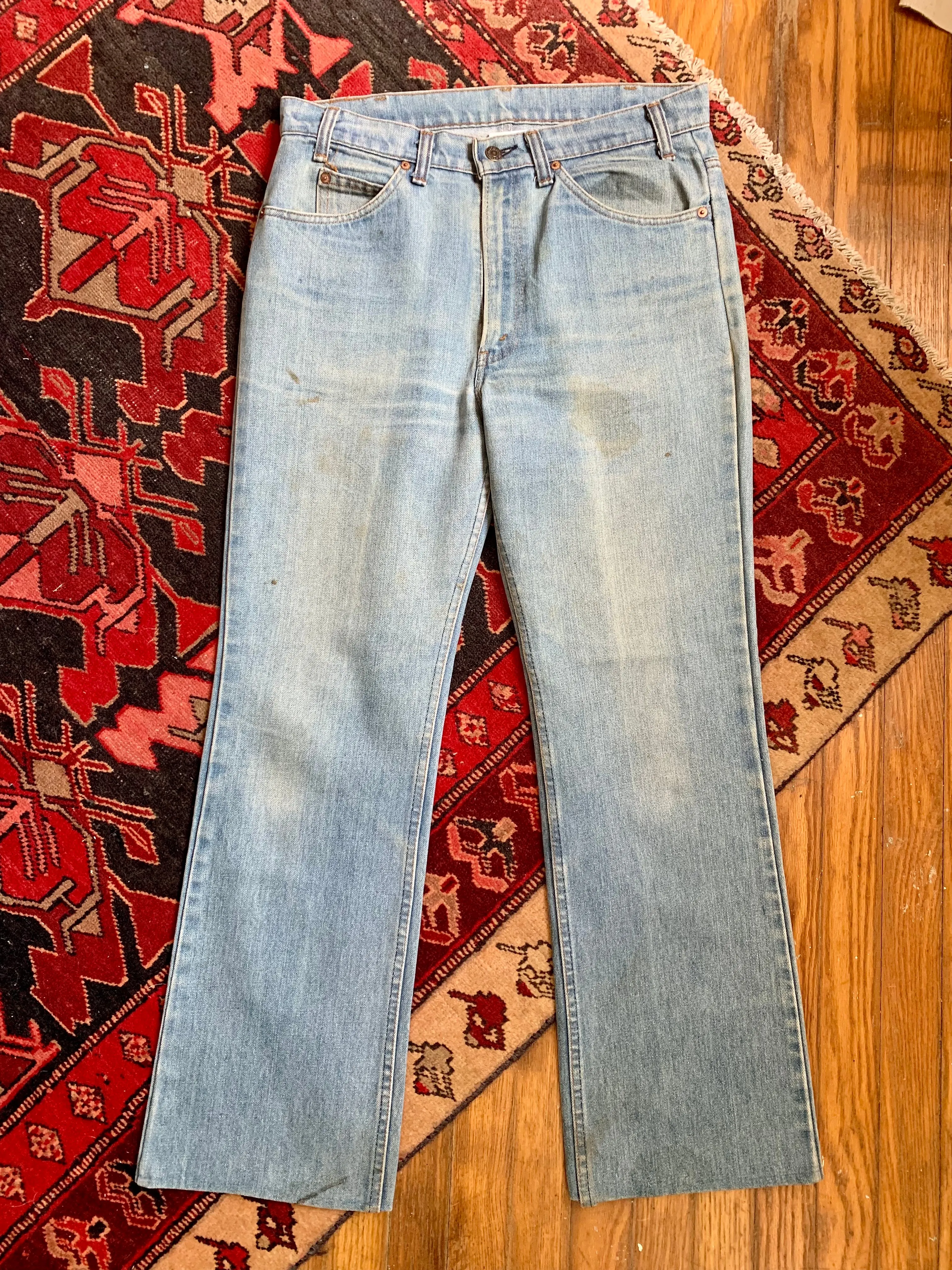 Soft Worn Levi Bells/Bootcut Jeans 34x31 (women's 10/12)